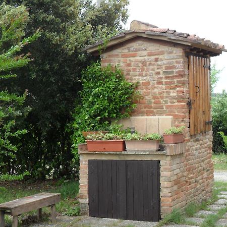 Agriturismo Il Torrione Чертальдо Номер фото