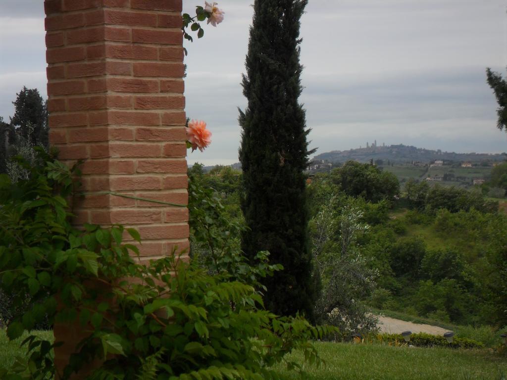 Agriturismo Il Torrione Чертальдо Экстерьер фото