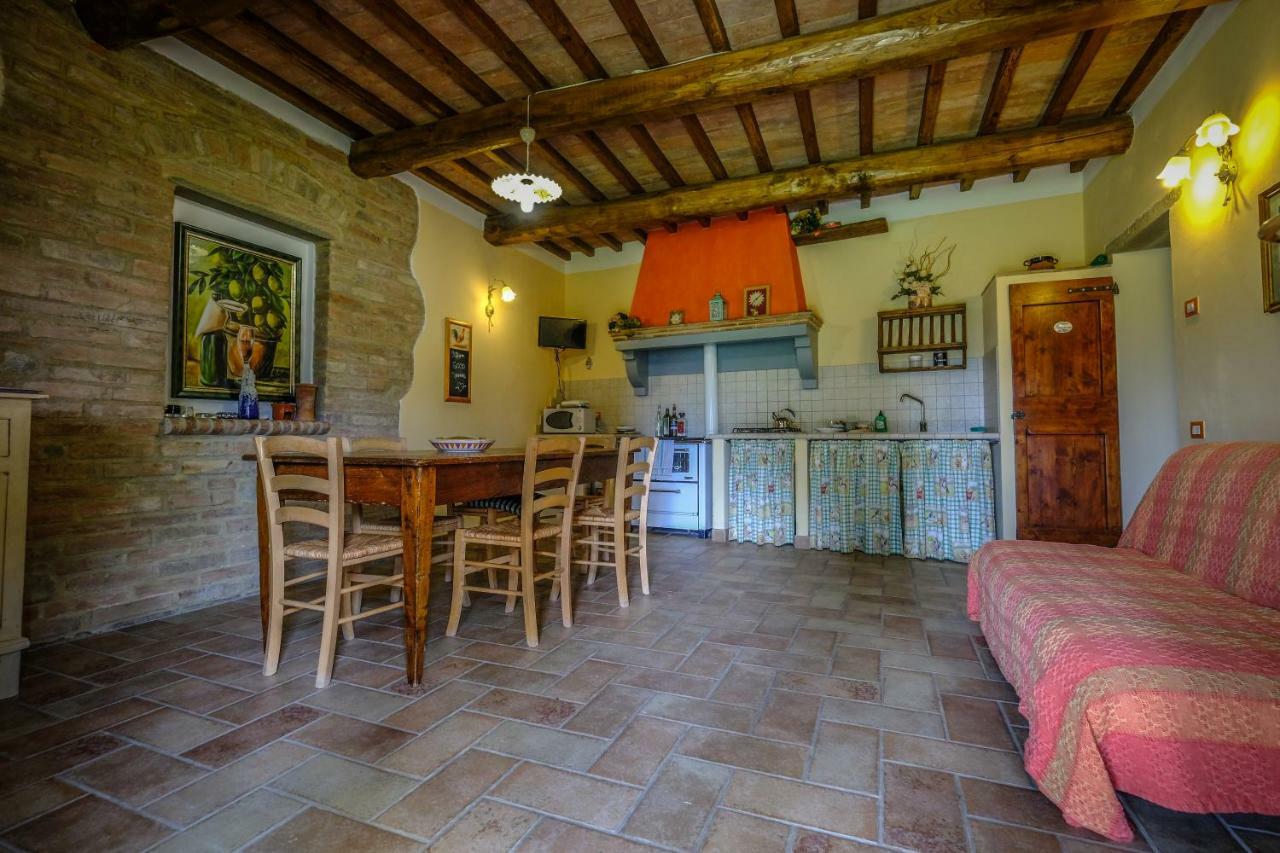Agriturismo Il Torrione Чертальдо Экстерьер фото