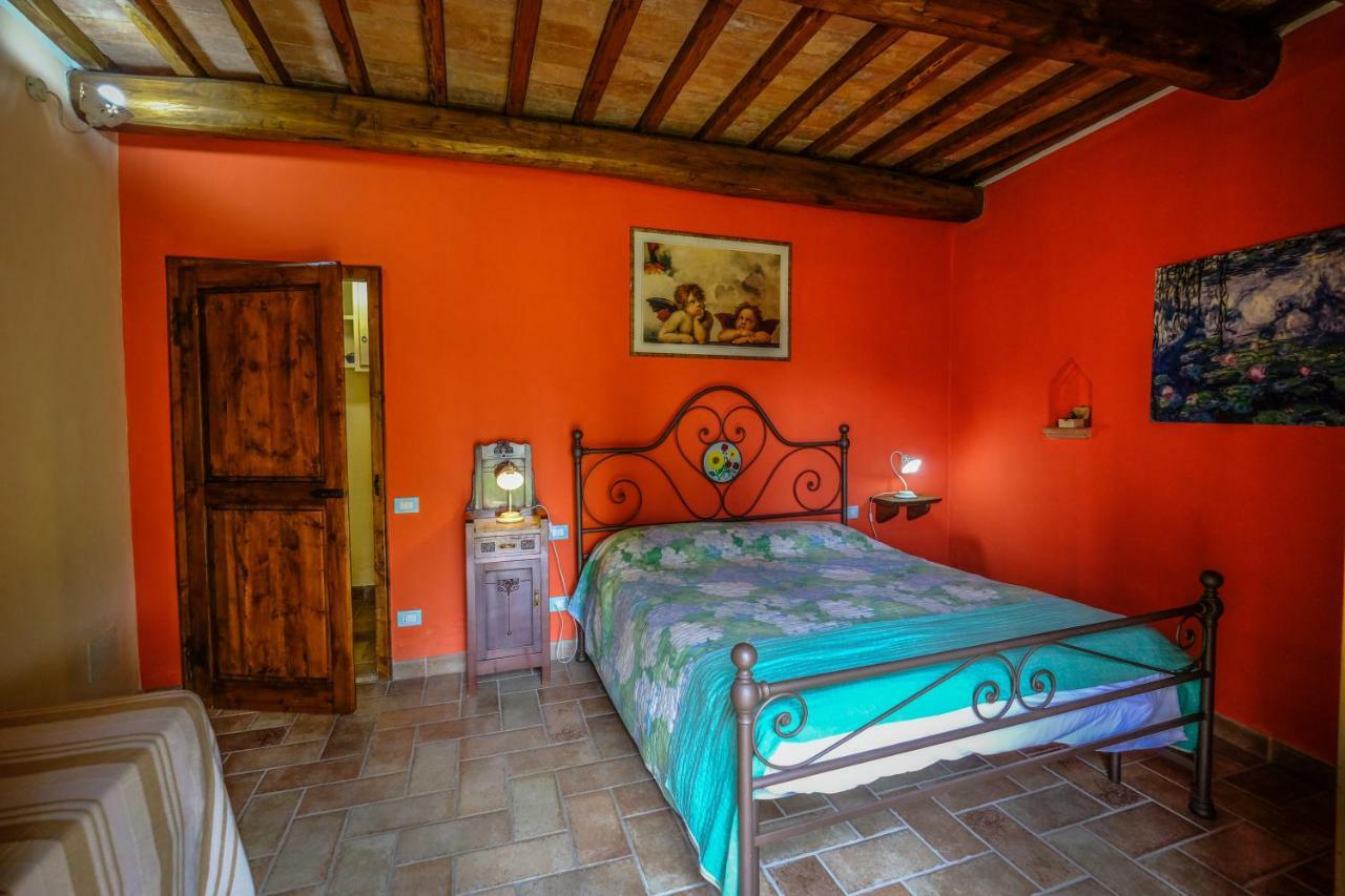 Agriturismo Il Torrione Чертальдо Экстерьер фото
