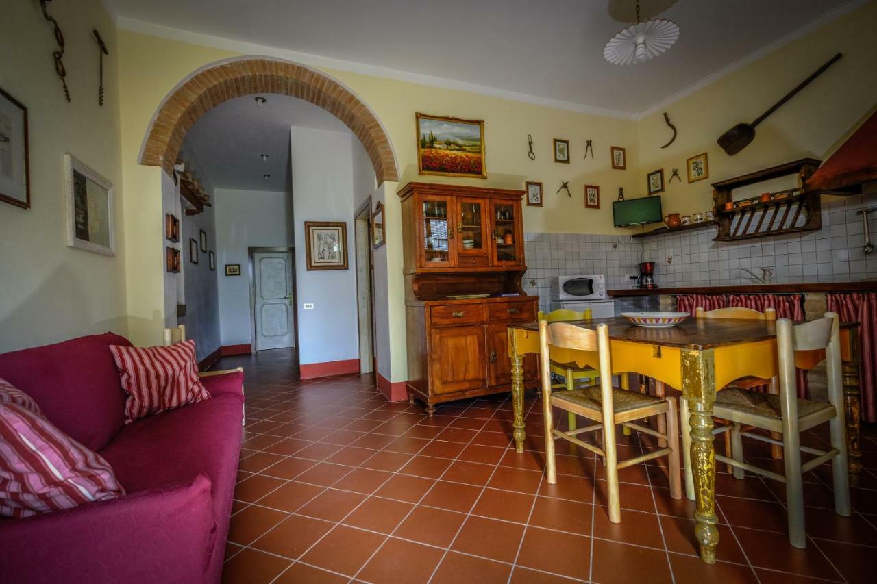 Agriturismo Il Torrione Чертальдо Экстерьер фото